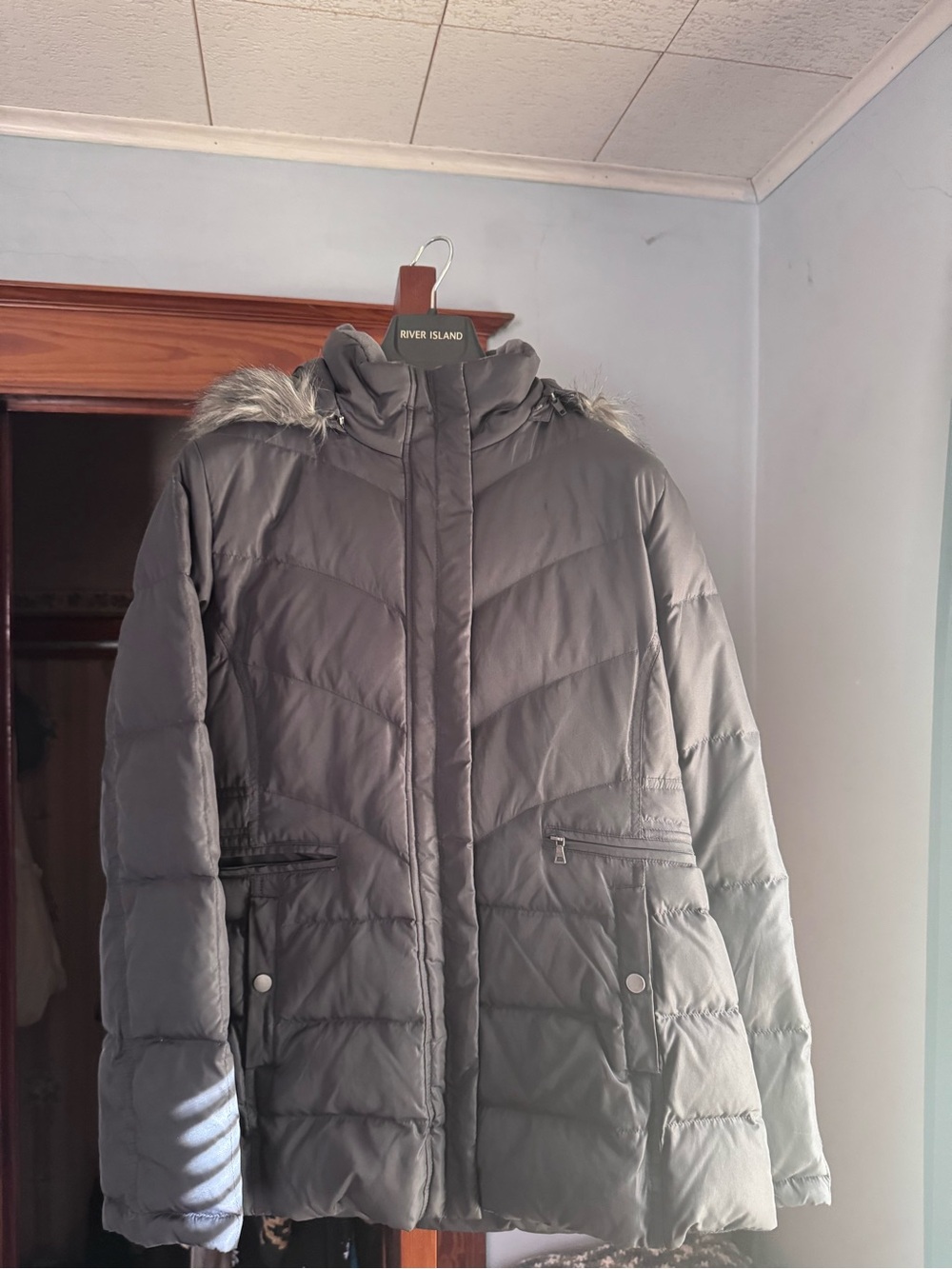 Larry Levine Gray Quilted Puffer Coat with Faux Fur Trim